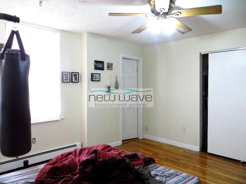 58 Queensberry St, Fenway