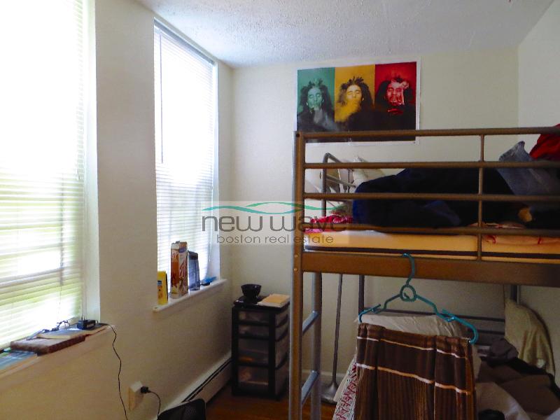 58 Queensberry St, Fenway