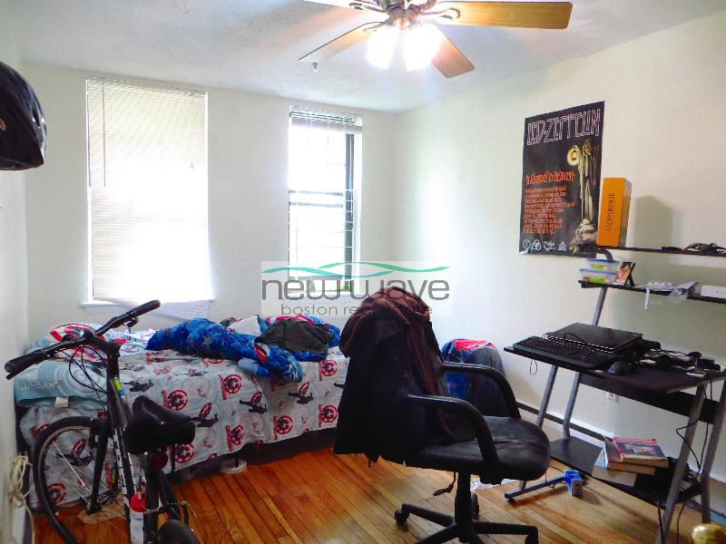 58 Queensberry St, Fenway