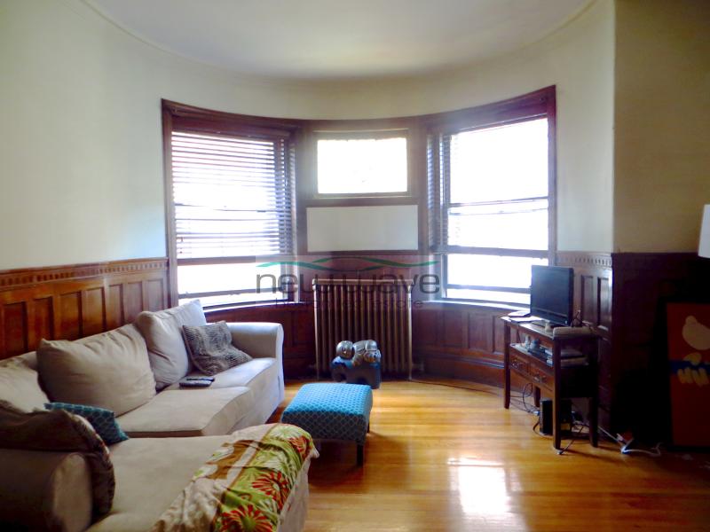 1748 Beacon St, Washington Square