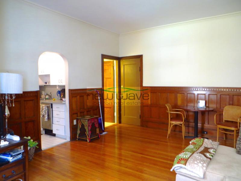 1748 Beacon St, Washington Square