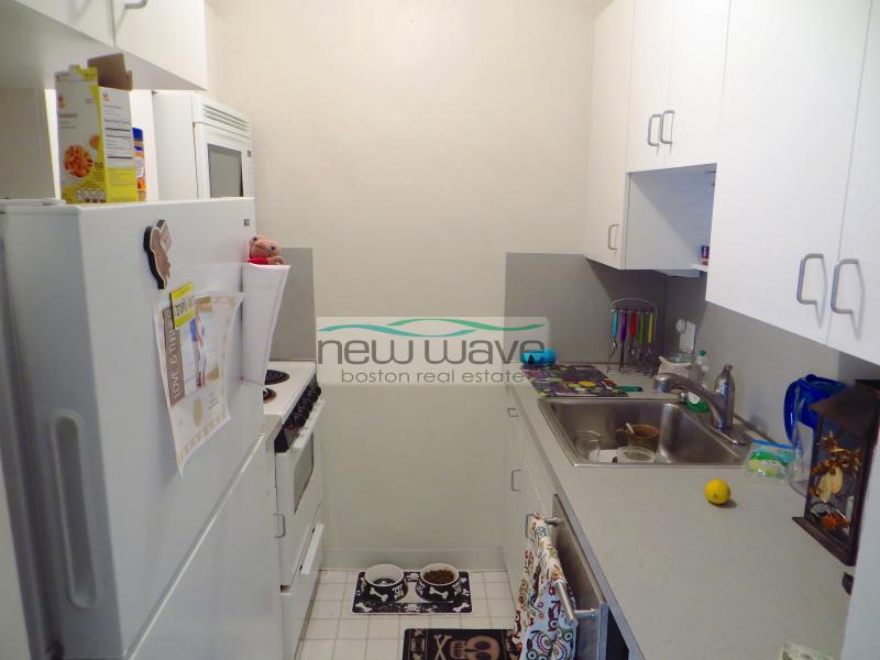 1748 Beacon St, Washington Square