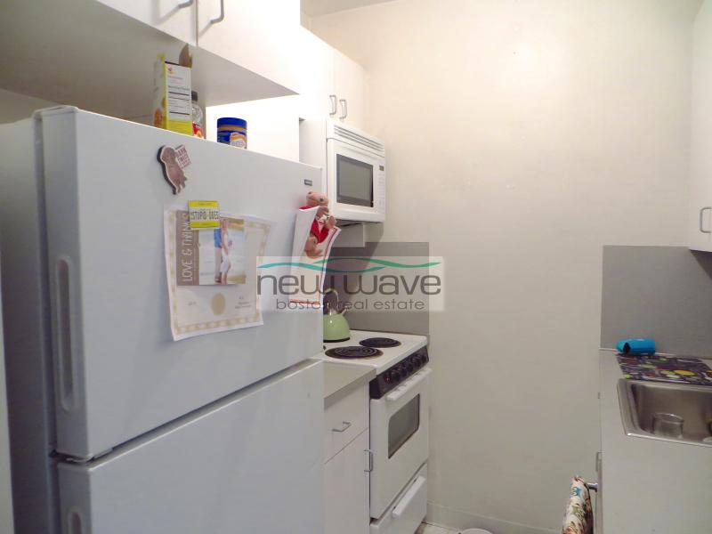 1748 Beacon St, Washington Square