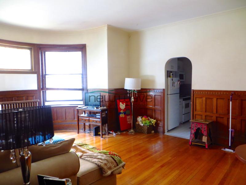 1748 Beacon St, Washington Square