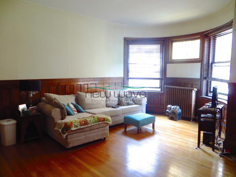 1748 Beacon St, Washington Square