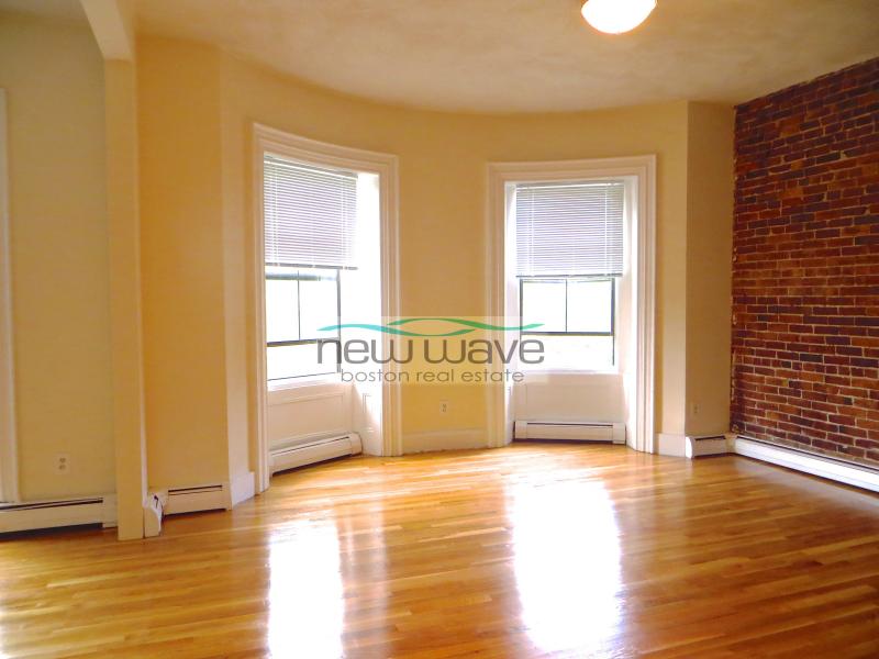2 bed, 1 bath apartment for rent at 23 Worcester Sq Unit 4, South End — photo 6 of 18