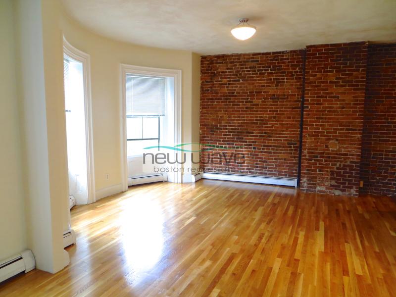 2 bed, 1 bath apartment for rent at 23 Worcester Sq Unit 4, South End — photo 10 of 18