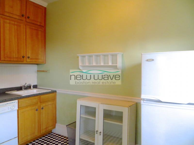 1091 Boylston St, Fenway