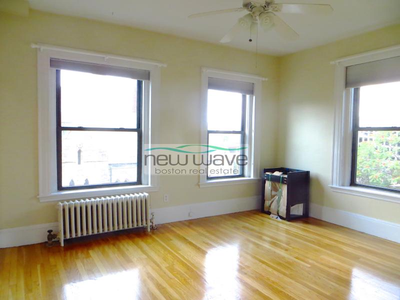 1091 Boylston St, Fenway