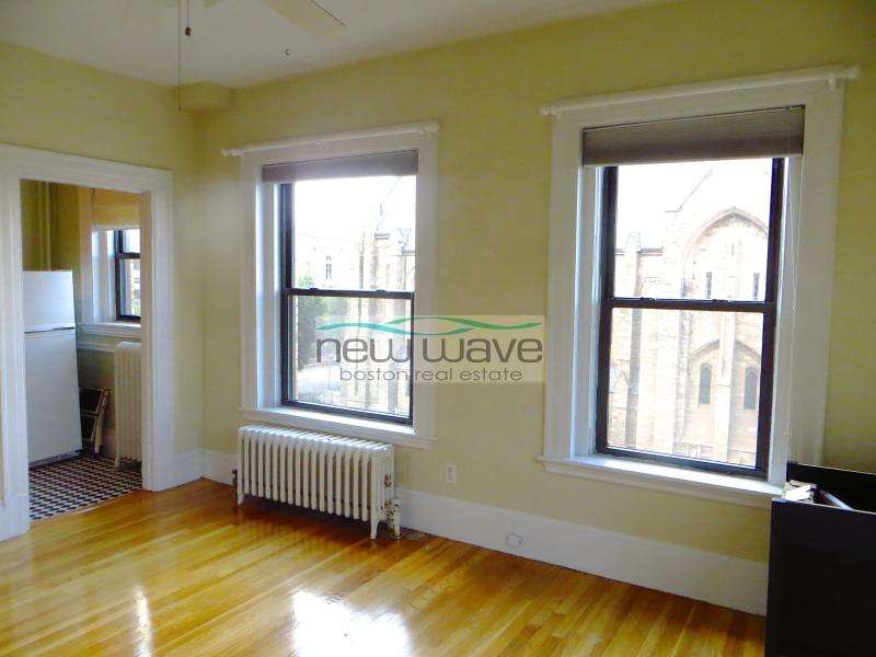 1091 Boylston St, Fenway