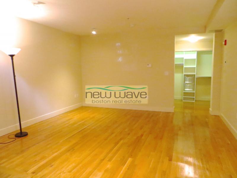 1 bed, 1 bath apartment for rent at 404 Marlborough St Unit 1, Back Bay — photo 2 of 16