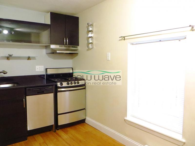 2 bed, 1 bath apartment for rent at 20 Bartlett Pl Unit 3, North End — photo 8 of 11