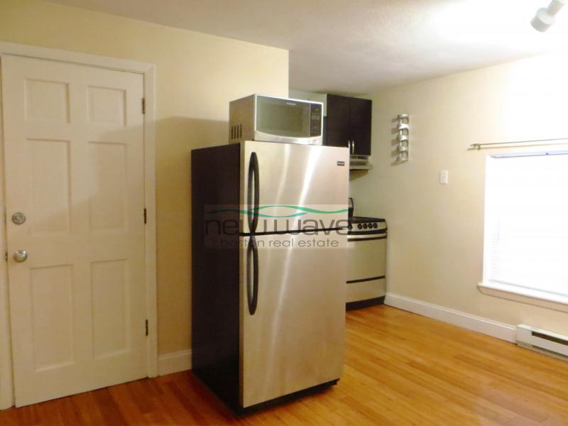 2 bed, 1 bath apartment for rent at 20 Bartlett Pl Unit 3, North End — photo 9 of 11