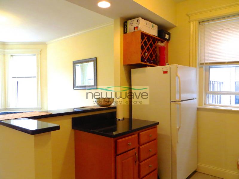 104 Queensberry St, Fenway