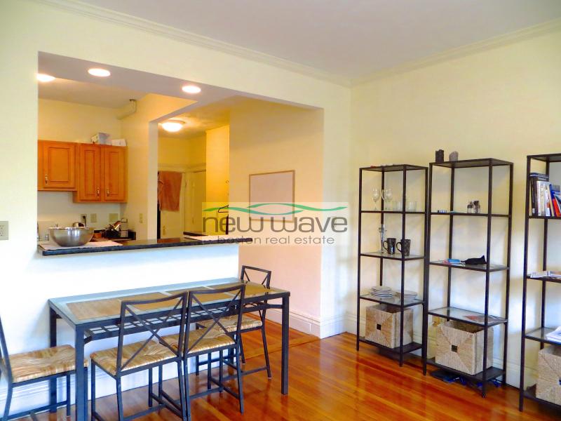 104 Queensberry St, Fenway