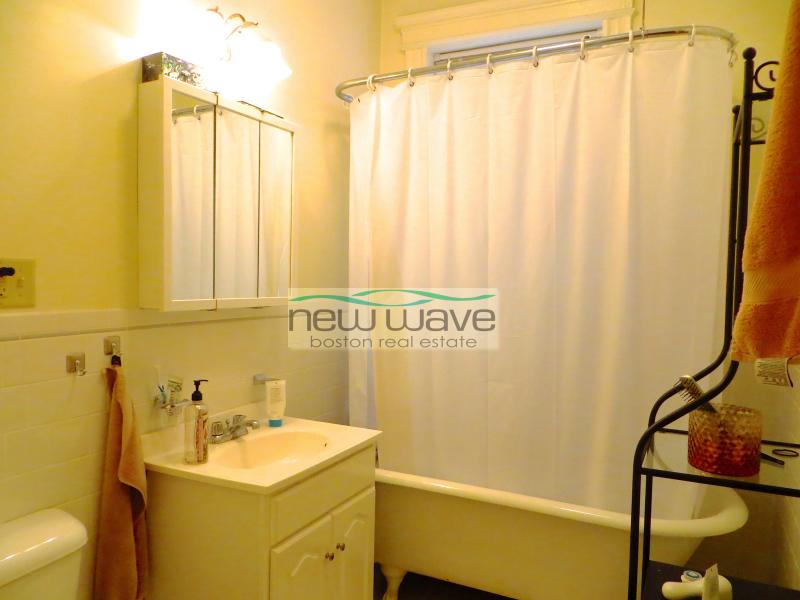 104 Queensberry St, Fenway