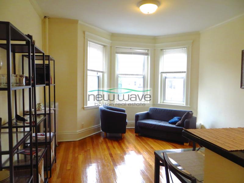 104 Queensberry St, Fenway