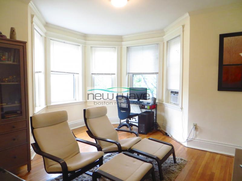 98 Queensberry St, Fenway