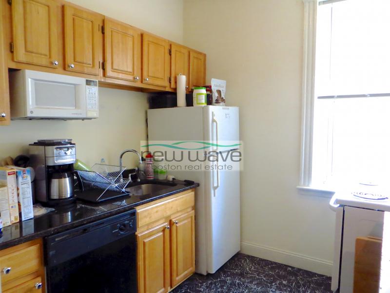 98 Queensberry St, Fenway