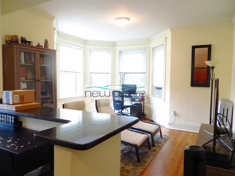 98 Queensberry St, Fenway