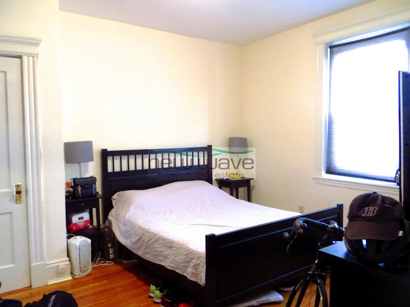 98 Queensberry St, Fenway