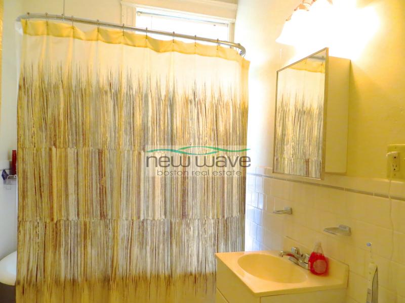 98 Queensberry St, Fenway