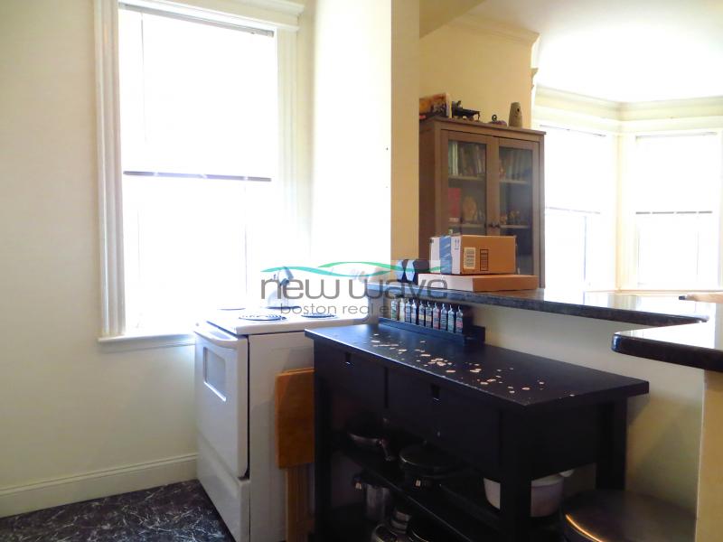 98 Queensberry St, Fenway