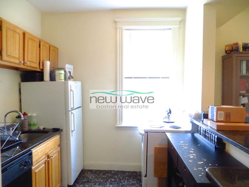 98 Queensberry St, Fenway