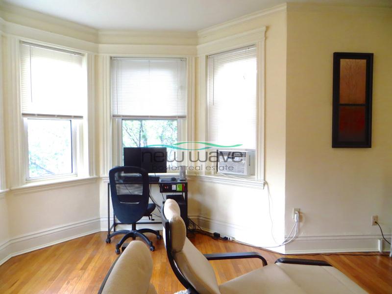 98 Queensberry St, Fenway