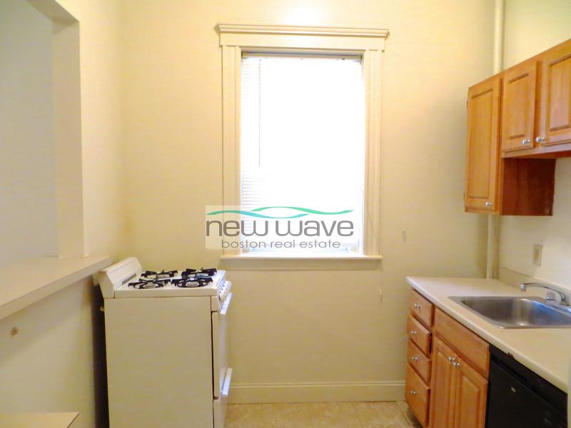 98 Queensberry St, Fenway