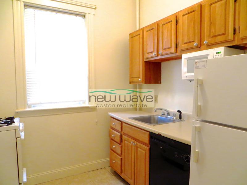 98 Queensberry St, Fenway