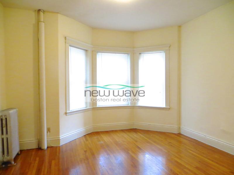 98 Queensberry St, Fenway