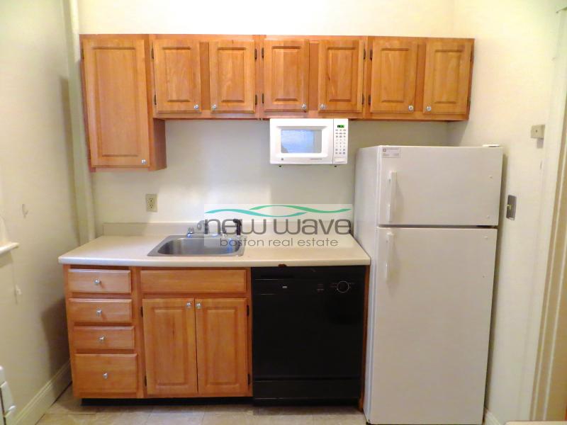 98 Queensberry St, Fenway