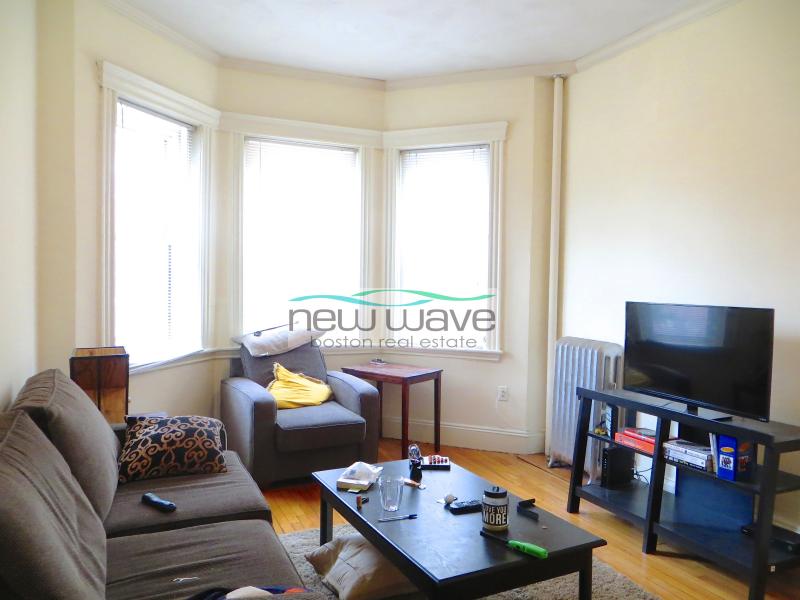 124 Peterborough St, Fenway