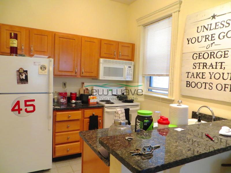 124 Peterborough St, Fenway