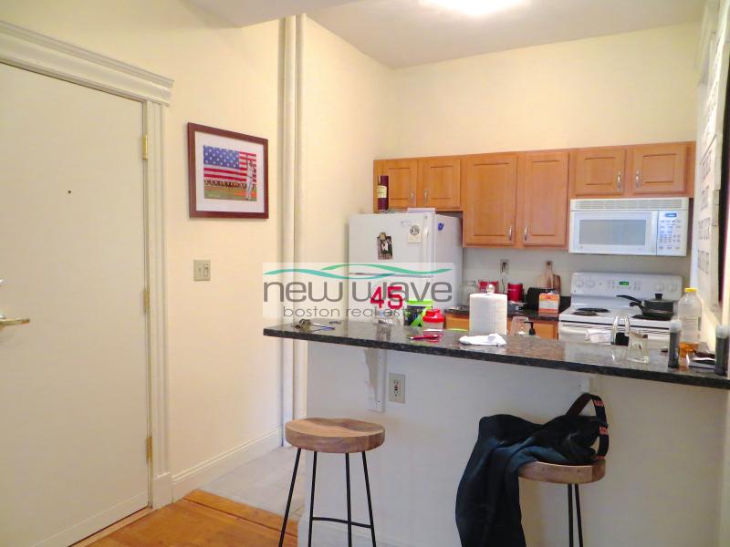 124 Peterborough St, Fenway