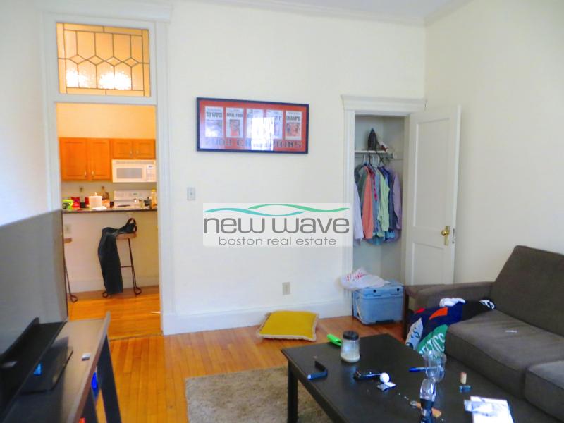 124 Peterborough St, Fenway