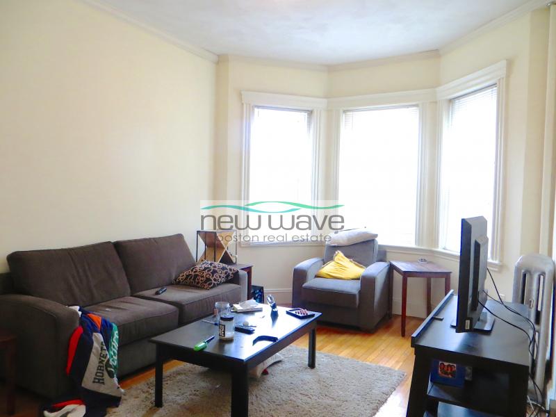 124 Peterborough St, Fenway