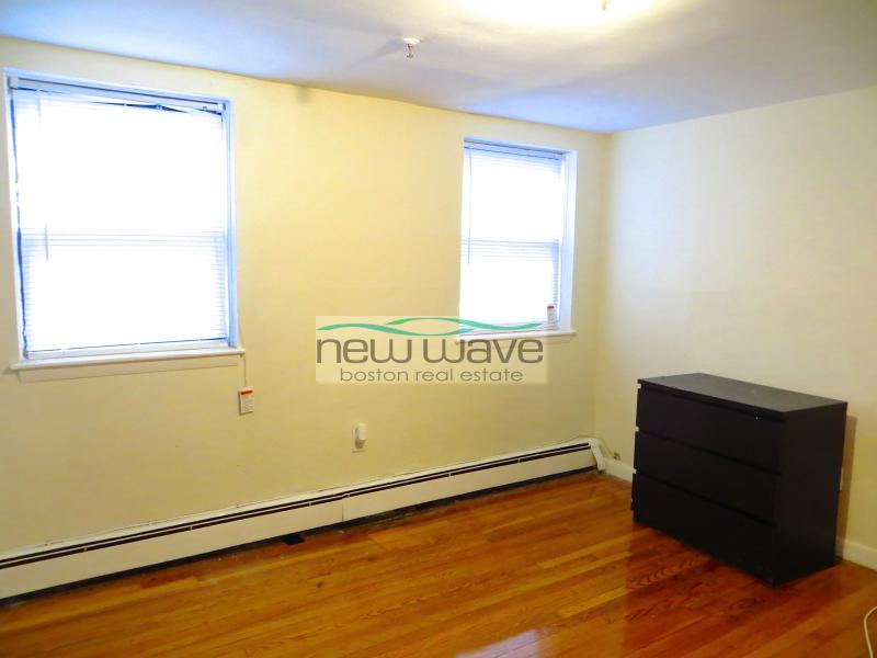 56 Queensberry St, Fenway