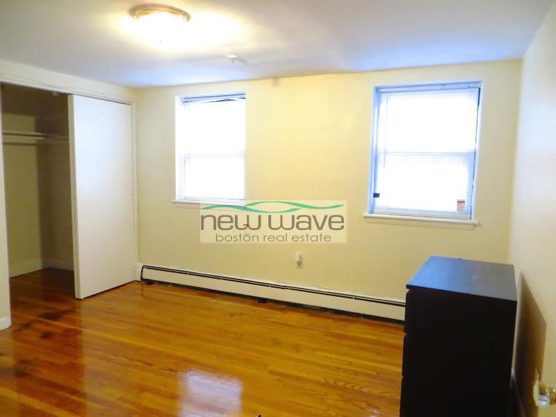 56 Queensberry St, Fenway