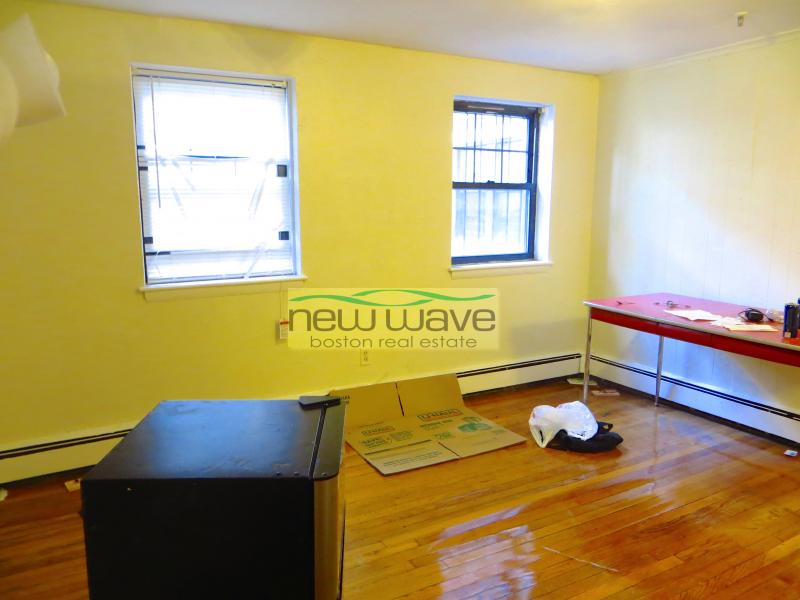 56 Queensberry St, Fenway