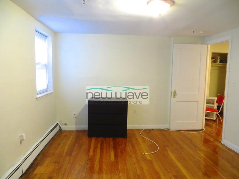 56 Queensberry St, Fenway