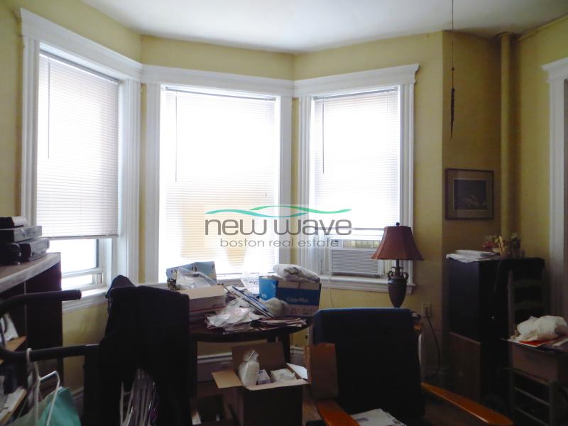 105 Queensberry St, Fenway