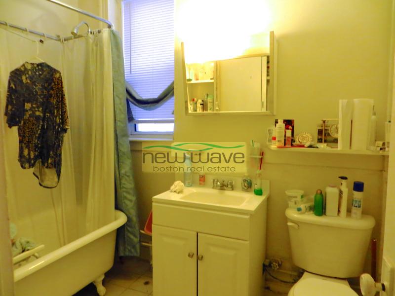 105 Queensberry St, Fenway