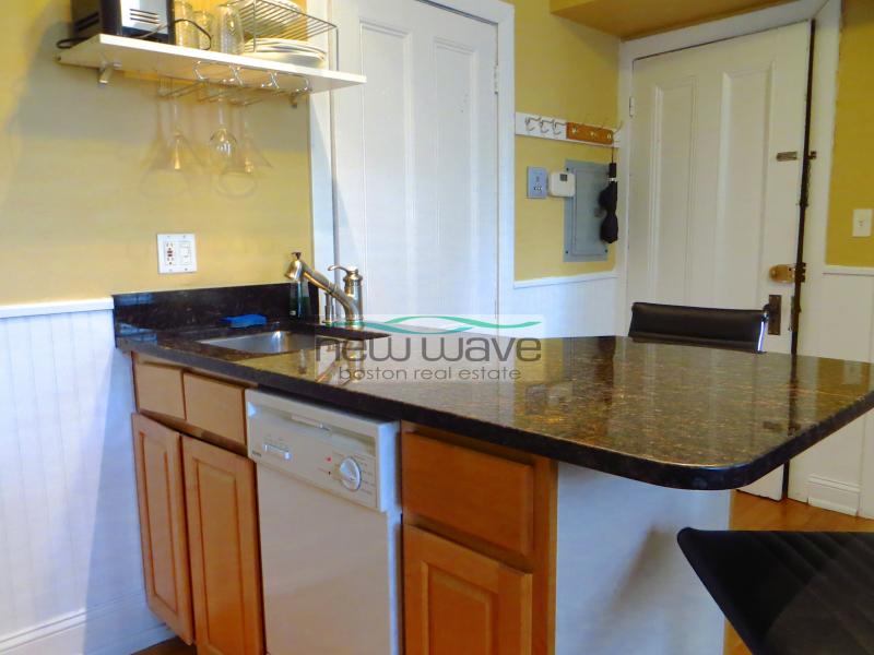1 bed, 1 bath apartment for rent at 4 North Bennett Ct Unit 6, North End — photo 1 of 18