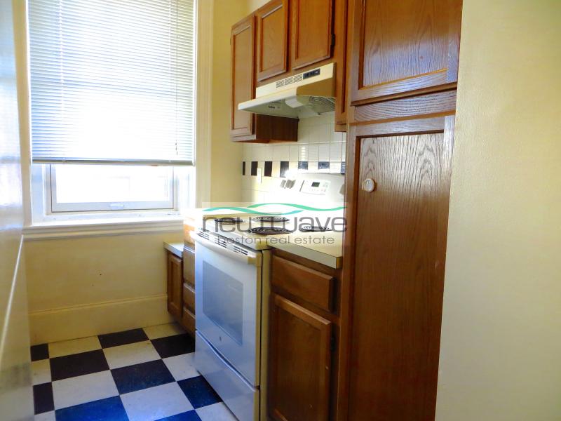 1 bed, 1 bath apartment for rent at 706 Huntington Ave Unit 101, Mission Hill — photo 9 of 12