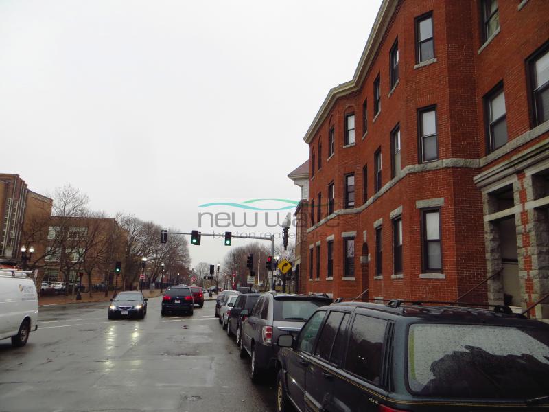 4 bed, 1 bath apartment for rent at 4 1/2 Centre St Unit 3, Mission Hill — photo 7 of 10