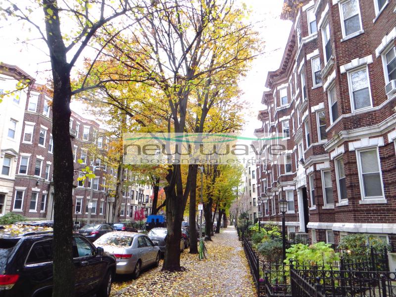 109 Queensberry St, Fenway