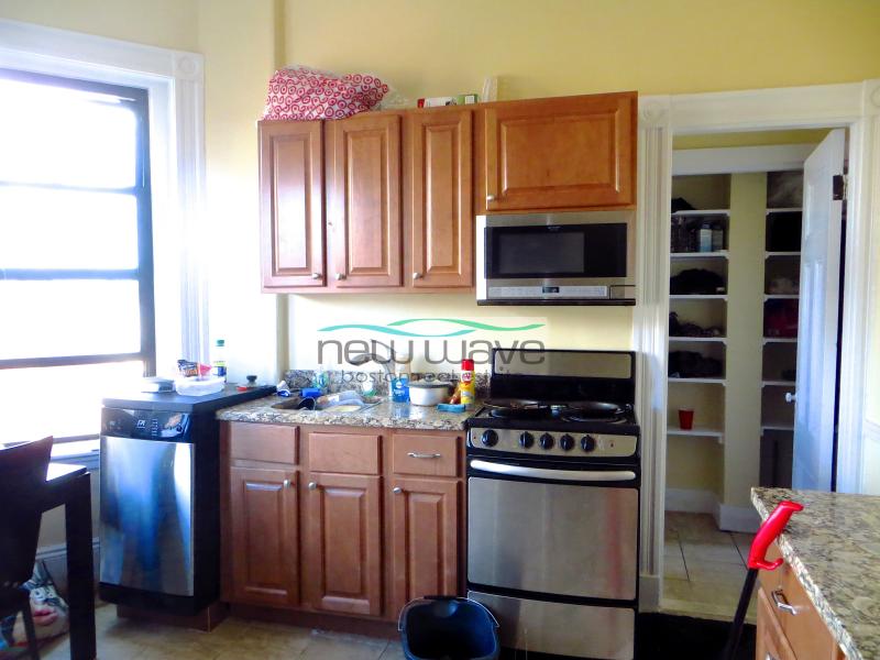 196 Saint Botolph St, Back Bay