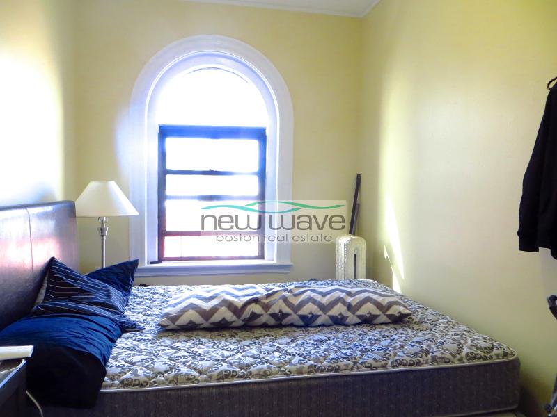 196 Saint Botolph St, Back Bay